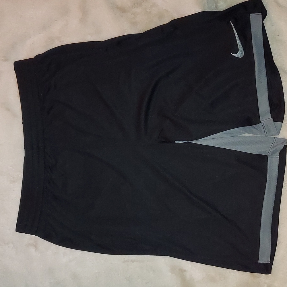 Nike shorts youth xl